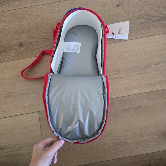 Nike Buddies Lunch Box Bag Tote (4L) - Picture 6 of 6